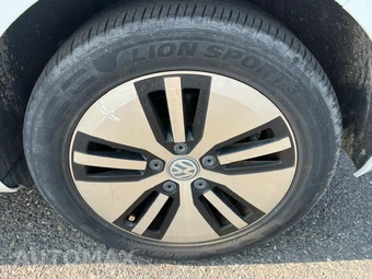 2016 Volkswagen e-Golf SE Hatchback - miniatura 24