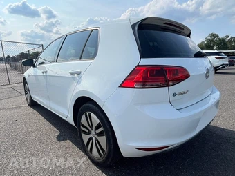 2016 Volkswagen e-Golf SE Hatchback - miniatura 6
