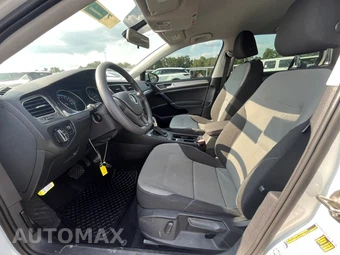 2016 Volkswagen e-Golf SE Hatchback - miniatura 9