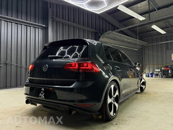 2016 Volkswagen Golf GTI S Hatchback - miniatura 8