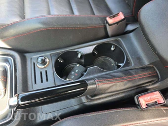 2016 Volkswagen Golf GTI SE Hatchback - miniatura 8