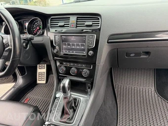 2016 Volkswagen Golf GTI SE Hatchback w/Performance Pkg - miniatura 14