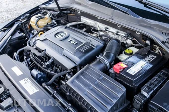 2016 Volkswagen Golf GTI SE Hatchback w/Performance Pkg - miniatura 38