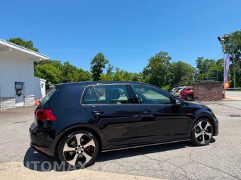 2016 Volkswagen Golf GTI SE Hatchback w/Performance Pkg - miniatura 8