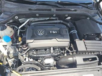 2016 Volkswagen Jetta GLI SE - miniatura 15