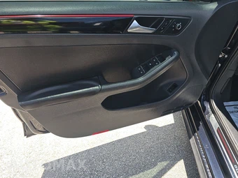 2016 Volkswagen Jetta GLI SE - miniatura 9