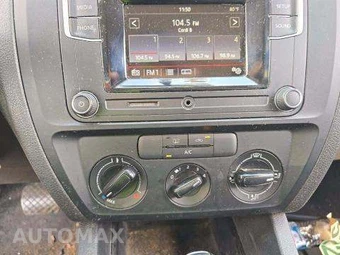 2016 Volkswagen Jetta S – miniatura 31