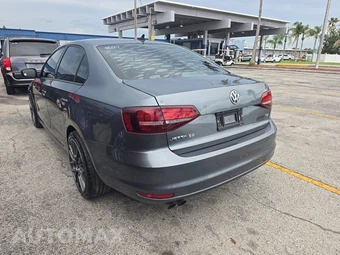 2016 Volkswagen Jetta SE - miniatura 6