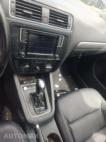 2016 Volkswagen Jetta SE w/Connectivity – miniatura 10