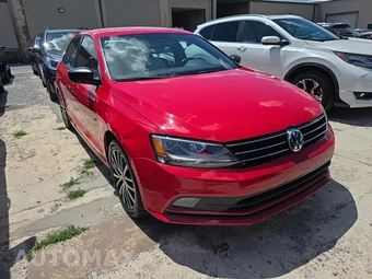 2016 Volkswagen Jetta Sport – miniatura 2