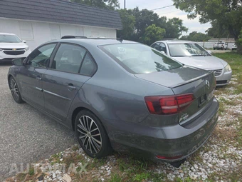 2016 Volkswagen Jetta Sport - miniatura 2