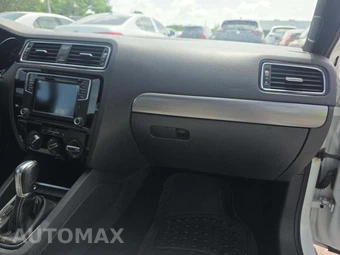 2016 Volkswagen Jetta Sport – miniatura 16