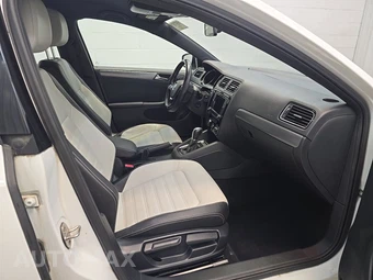 2016 Volkswagen Jetta Sport - miniatura 8