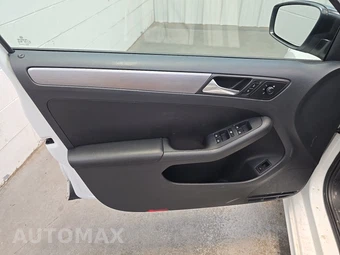 2016 Volkswagen Jetta Sport - miniatura 9
