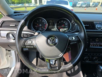 2016 Volkswagen Passat 1.8T R-Line w/Comfort Pkg - miniatura 10