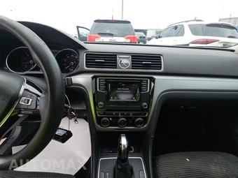 2016 Volkswagen Passat 1.8T S - miniatura 11
