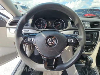2016 Volkswagen Passat 1.8T S - miniatura 10
