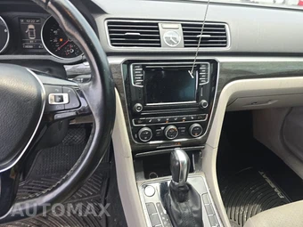 2016 Volkswagen Passat 1.8T SE - miniatura 11