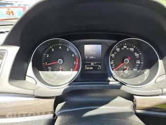 2016 Volkswagen Passat 1.8T SE – miniatura 9