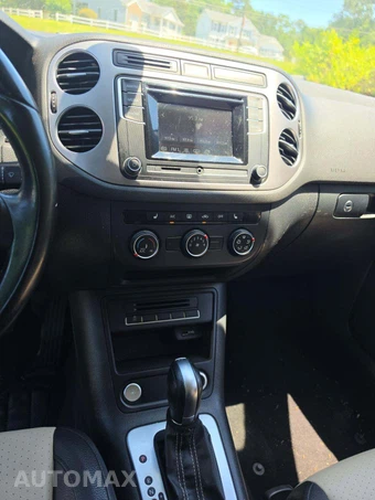 2016 Volkswagen Tiguan S – miniatura 10