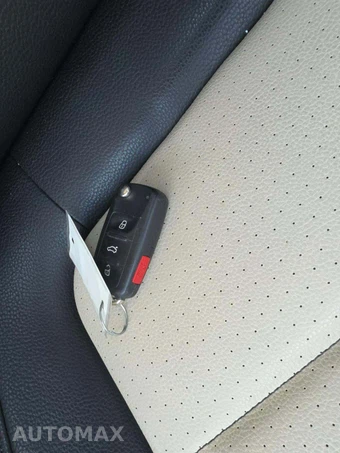 2016 Volkswagen Tiguan S – miniatura 8