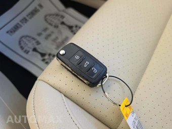 2016 Volkswagen Tiguan S – miniatura 8