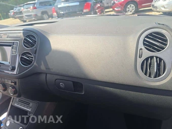 2016 Volkswagen Tiguan S – miniatura 16