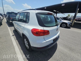 2016 Volkswagen Tiguan S – miniatura 6