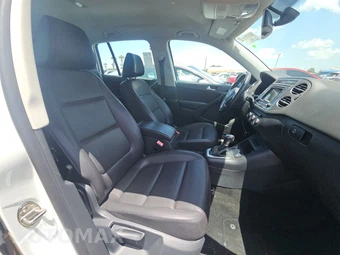 2016 Volkswagen Tiguan S – miniatura 8