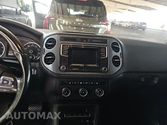 2016 Volkswagen Tiguan S – miniatura 11