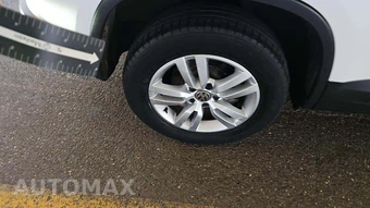 2016 Volkswagen Tiguan S – miniatura 20