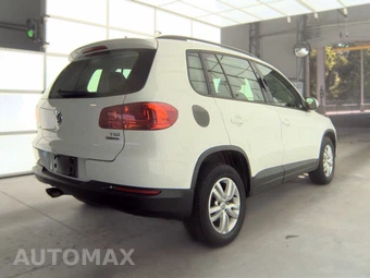 2016 Volkswagen Tiguan S – miniatura 4