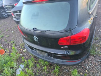 2016 Volkswagen Tiguan S – miniatura 5