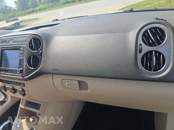 2016 Volkswagen Tiguan SE - miniatura 16