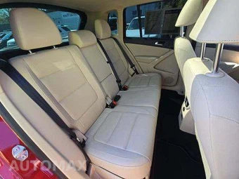 2016 Volkswagen Tiguan SE - miniatura 16