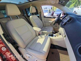 2016 Volkswagen Tiguan SE - miniatura 18