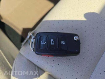 2016 Volkswagen Tiguan SE - miniatura 8