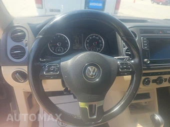 2016 Volkswagen Tiguan SE - miniatura 10