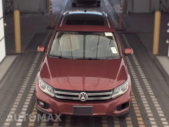 2016 Volkswagen Tiguan SE - miniatura 2