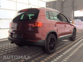 2016 Volkswagen Tiguan SE - miniatura 4