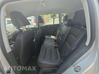 2016 Volkswagen Tiguan SE – miniatura 13