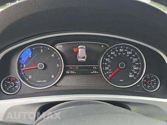 2016 Volkswagen Touareg TDI Executive - miniatura 10