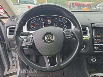 2016 Volkswagen Touareg TDI Executive - miniatura 24