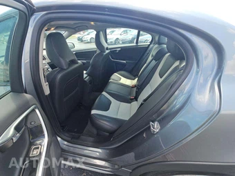 2016 Volvo S60 Cross Country T5 Platinum - miniatura 10