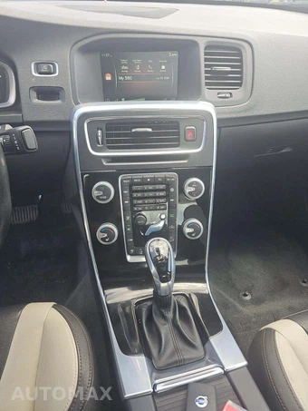 2016 Volvo S60 Cross Country T5 Platinum - miniatura 7