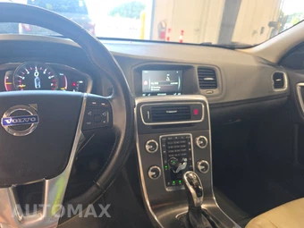 2016 Volvo S60 T5 Premier – miniatura 11