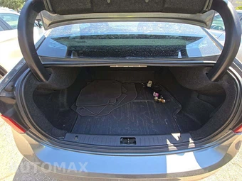 2016 Volvo S60 T5 Premier – miniatura 14