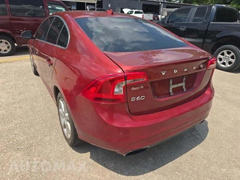 2016 Volvo S60 T5 Premier – miniatura 2