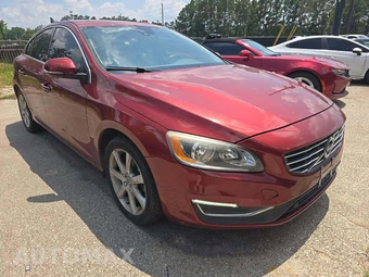 2016 Volvo S60 T5 Premier – miniatura 4