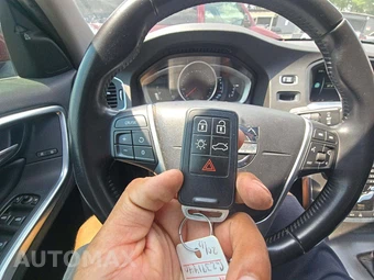 2016 Volvo S60 T5 Premier – miniatura 8